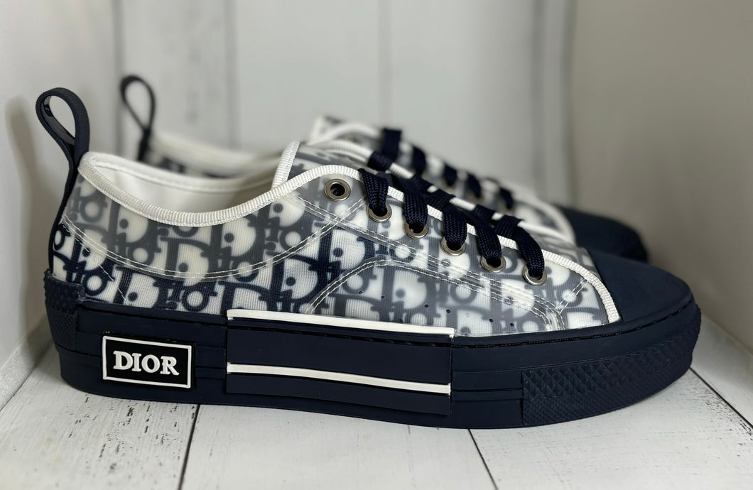 Sneaker